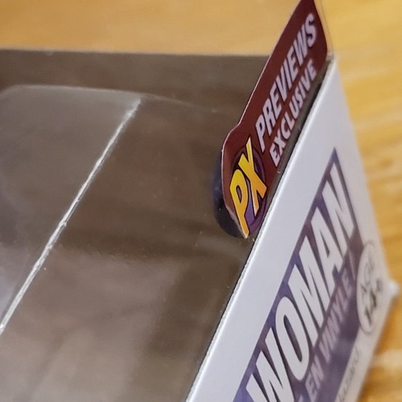 DC Universe Wonder Woman PX Exclusive Funko Pop - Picture 10 of 11
